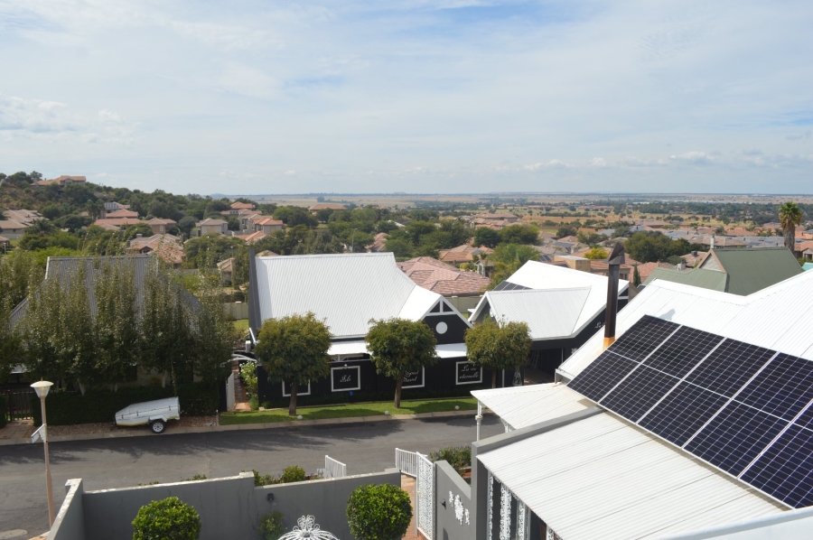 4 Bedroom Property for Sale in Wilkoppies North West